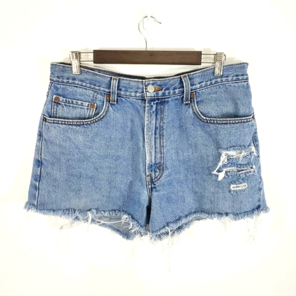 LEVI'S - EUC, Relaxed Fit 550 Cutoff Jean Shorts, Size 34 - Picture 2 of 6